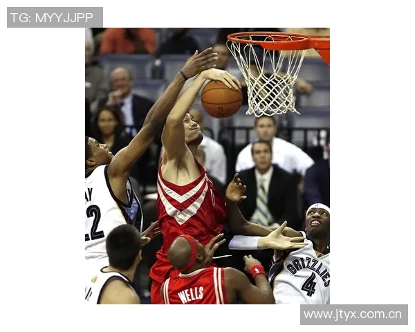 库兹马称字母哥每回合都能摧毁对手身体接触无人能敌